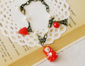 'Baiser sous la Tour Eiffel' matryoshka bracelet, polymer clay, red and white, Valentines day 
